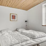 Aku - 700m From The Sea By Interhome
