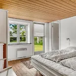 Aku - 700m From The Sea By Interhome *