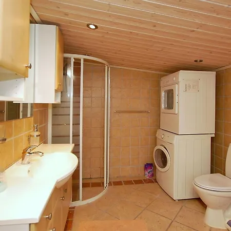 Holiday home Aku - 700m From The Sea By Interhome *