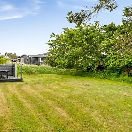 Vakantiehuis Aku - 700m From The Sea By Interhome