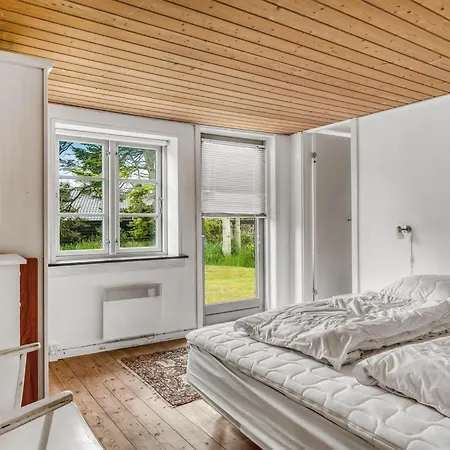 Aku - 700m From The Sea By Interhome *